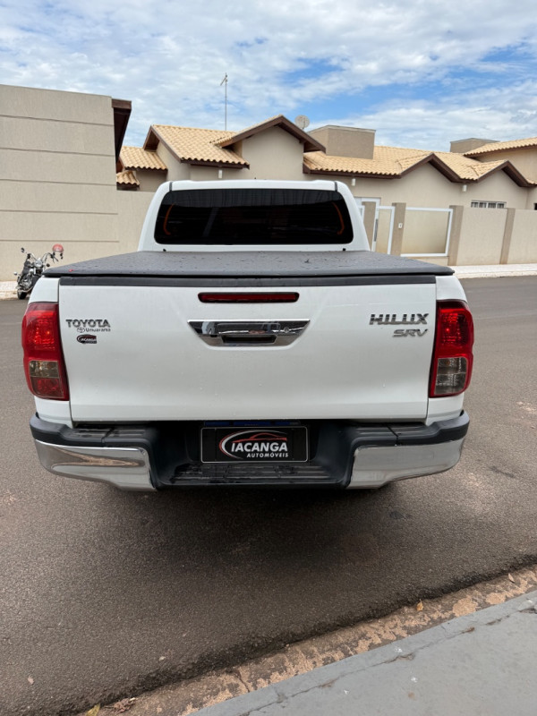 TOYOTA Hilux Caminhonete 2.8 16V SRV 4X4 DIESEL CABINE DUPLA AUTOMÁTICO