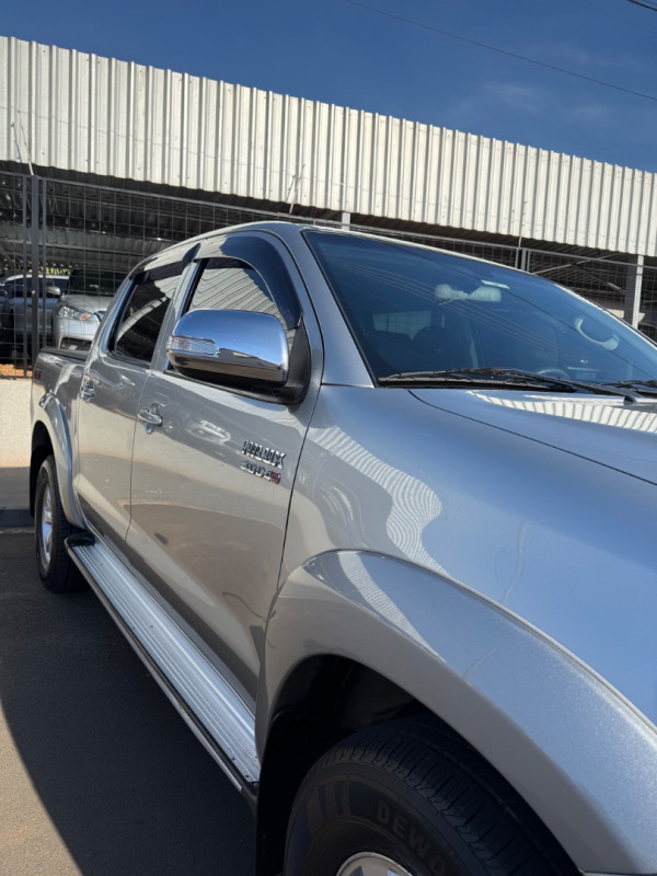 TOYOTA Hilux Caminhonete 3.0 16V 4P 4X4 SRV TURBO DIESEL