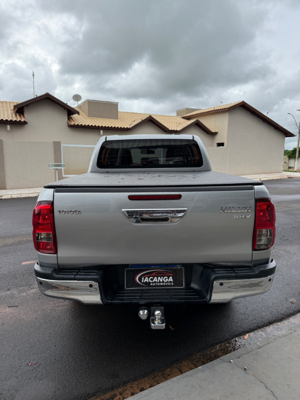 TOYOTA Hilux Caminhonete 2.8 16V SRV 4X4 DIESEL CABINE DUPLA AUTOMÁTICO