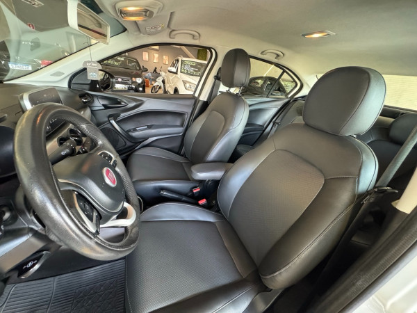 FIAT Cronos 1.8 4P FLEX DRIVE AUTOMÁTICO