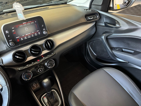 FIAT Cronos 1.8 4P FLEX DRIVE AUTOMÁTICO