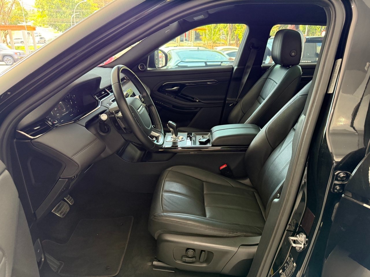 Range Rover Evoque 2.0 4P FLEX P250 R-DYNAMIC SE AWD AUTOMÁTICO