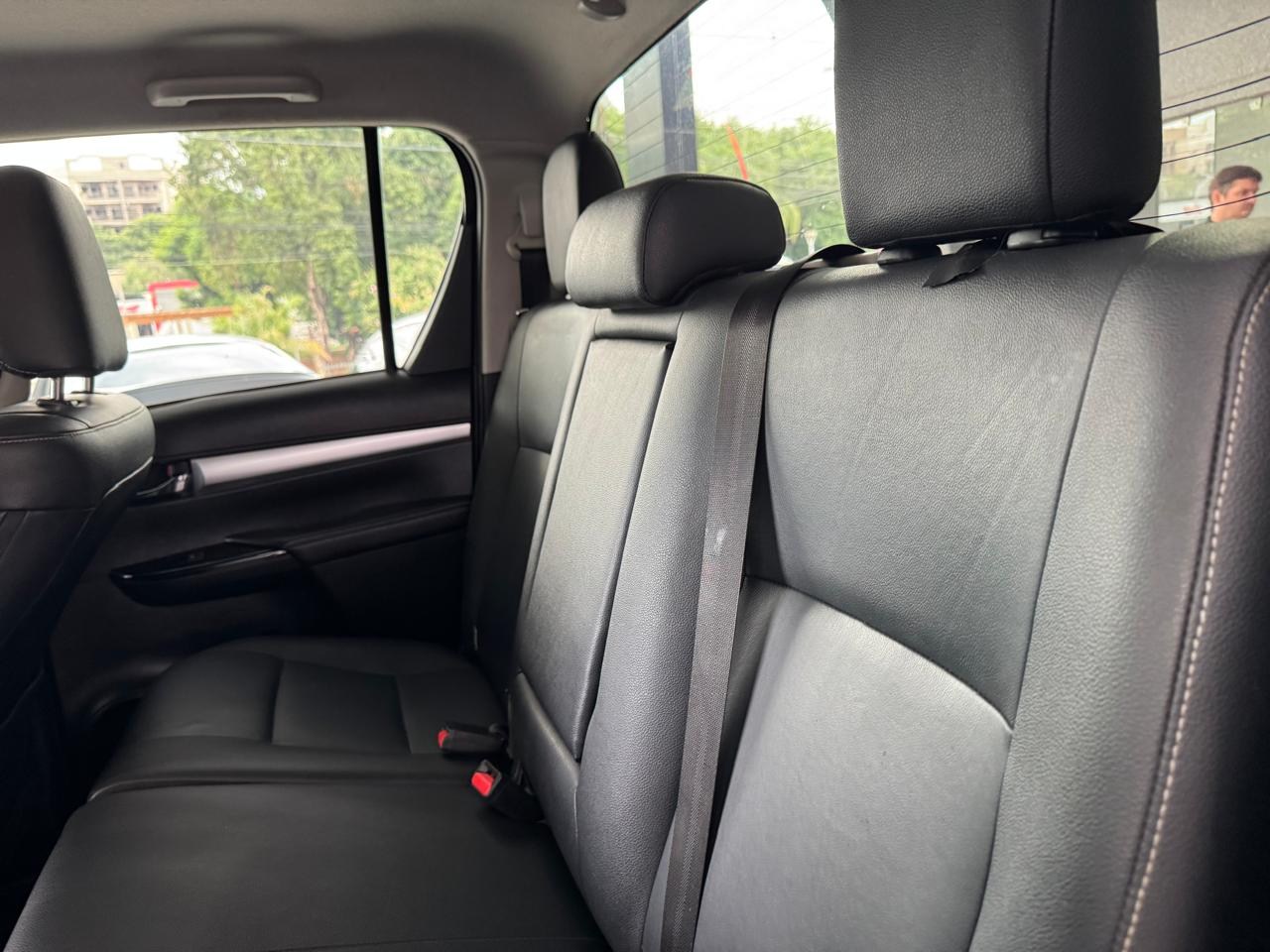 TOYOTA Hilux Caminhonete 2.8 16V SRV 4X4 DIESEL CABINE DUPLA AUTOMÁTICO