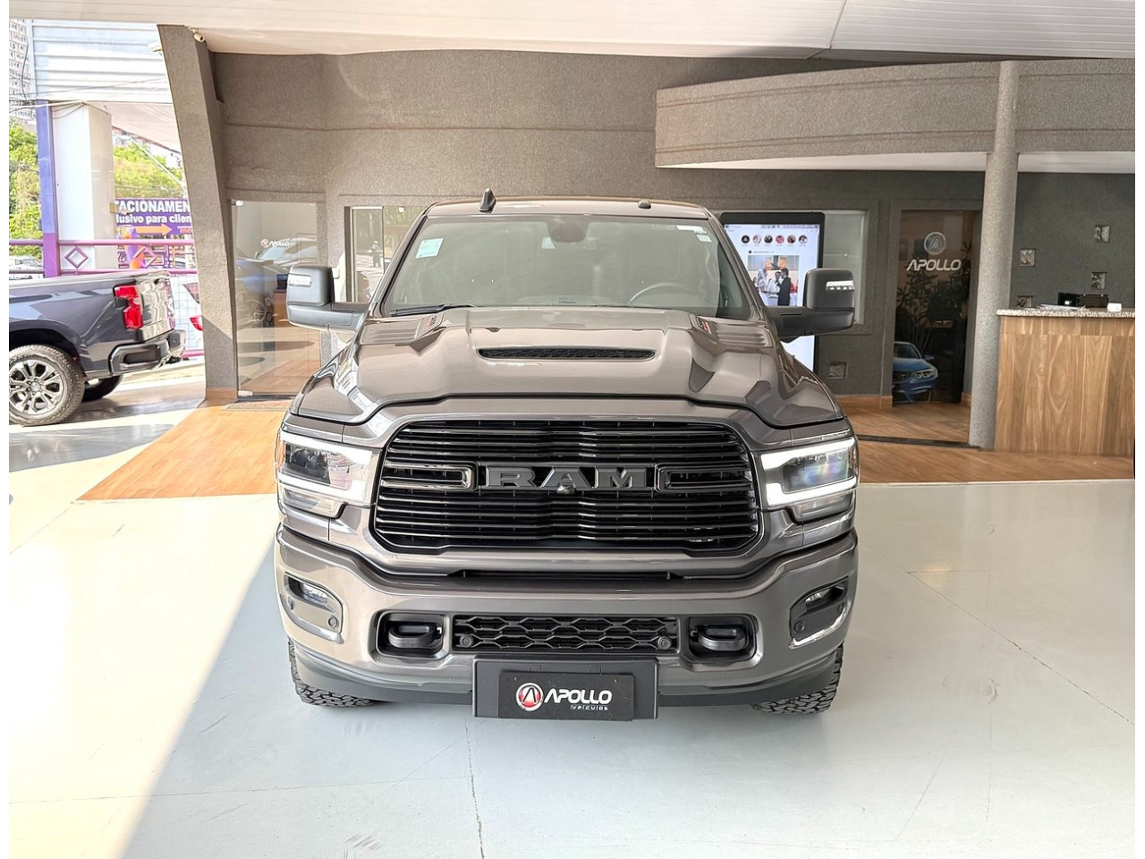 RAM 2500 6.7 I6 24V SLT CABINE DUPLA TURBO DIESEL NIGHT EDITION 4X4 AUTOMÁTICO