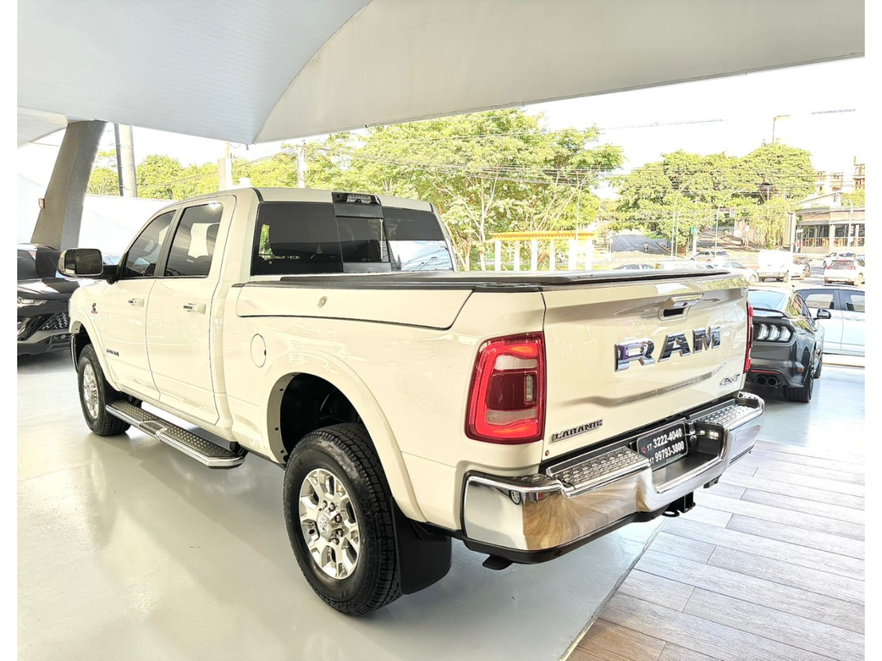 RAM 2500 6.7 I6 24V SLT CABINE DUPLA TURBO DIESEL LARAMIE 4X4 AUTOMÁTICO