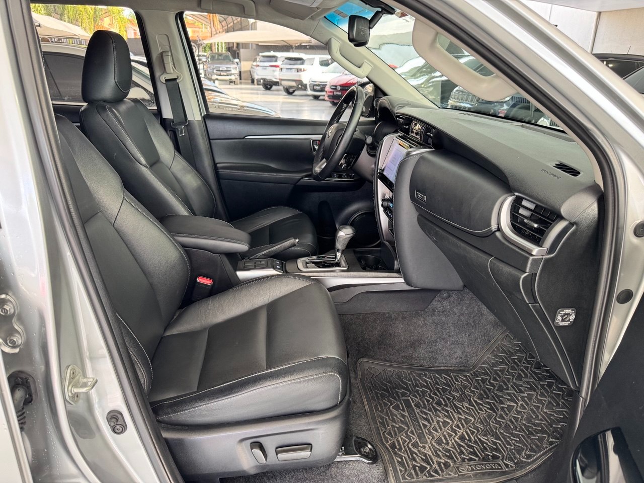 Hilux SW4 2.7 16V 4P FLEX SRV 7 LUGARES AUTOMÁTICO