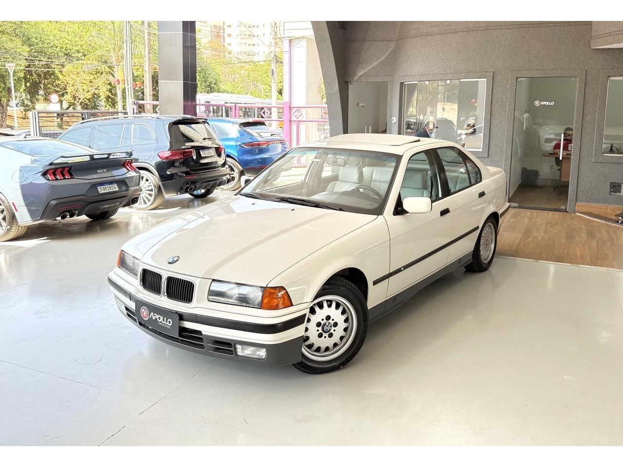 325I 2.5 24V 4P AUTOMÁTICO