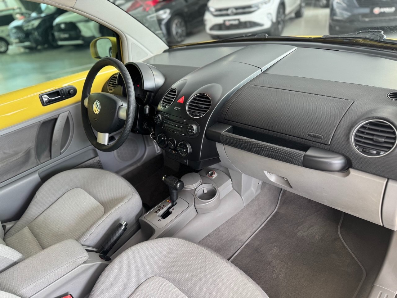 VOLKSWAGEN New Beetle 2.0 MI AUTOMÁTICO