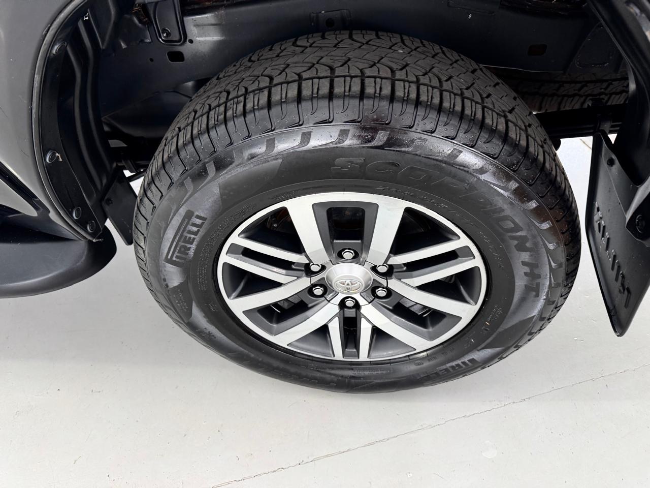 TOYOTA Hilux Caminhonete 2.8 16V SRV 4X4 DIESEL CABINE DUPLA AUTOMÁTICO