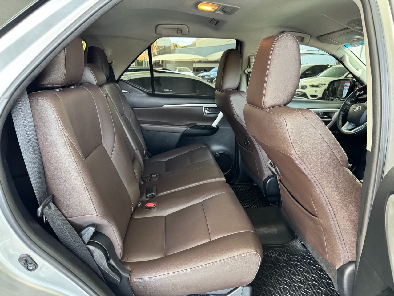 Hilux SW4 2.7 16V 4P FLEX SRV 7 LUGARES AUTOMÁTICO