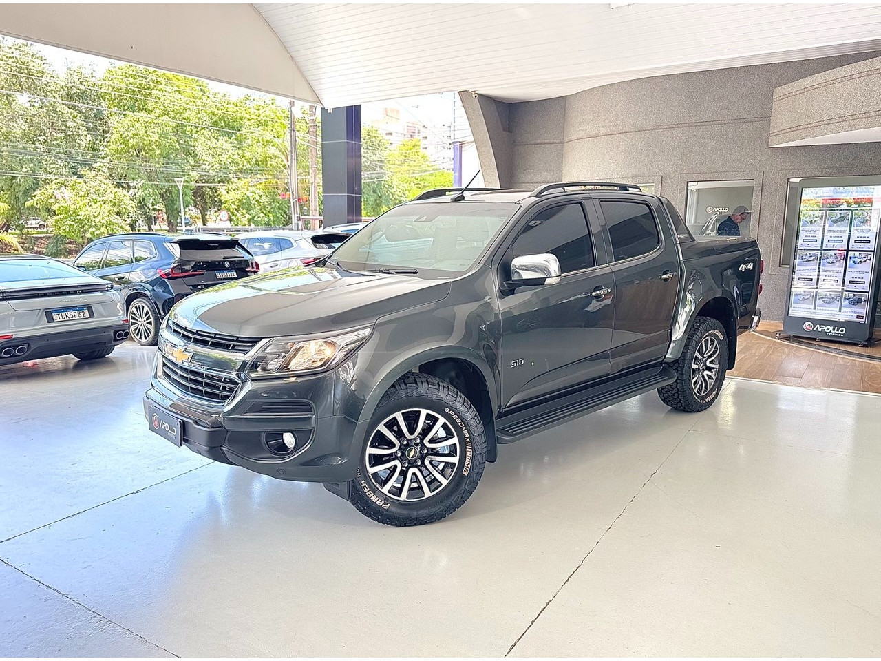 S10 2.8 12V HIGH COUNTRY CABINE DUPLA 4X4 TURBO DIESEL AUTOMÁTICO