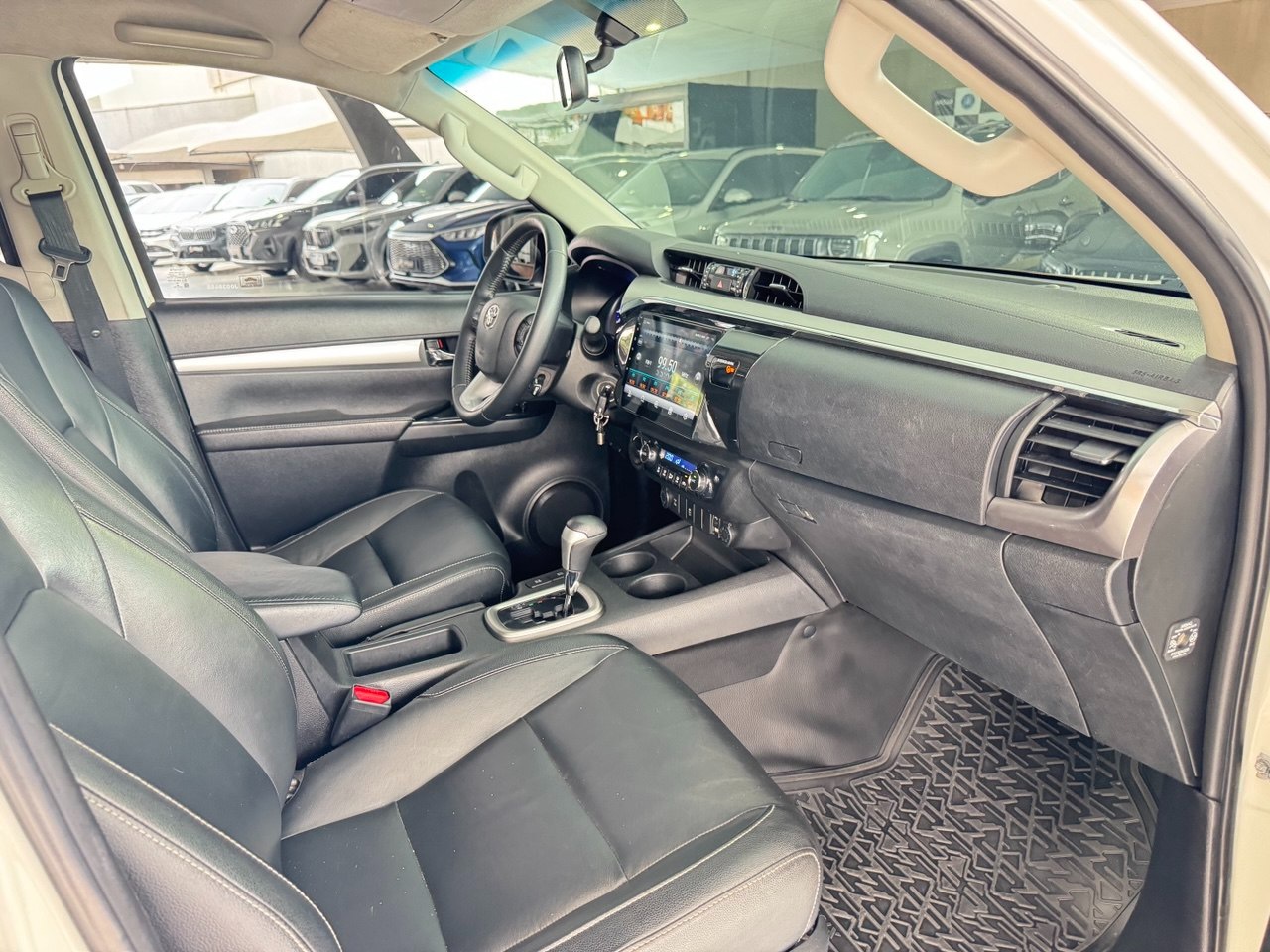 TOYOTA Hilux Caminhonete 2.7 16V 4P SRV FLEX CABINE DUPLA AUTOMÁTICO