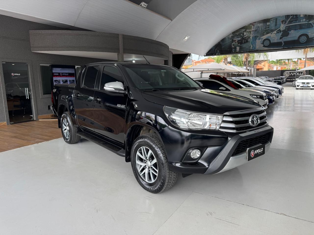 TOYOTA Hilux Caminhonete 2.8 16V SRV 4X4 DIESEL CABINE DUPLA AUTOMÁTICO