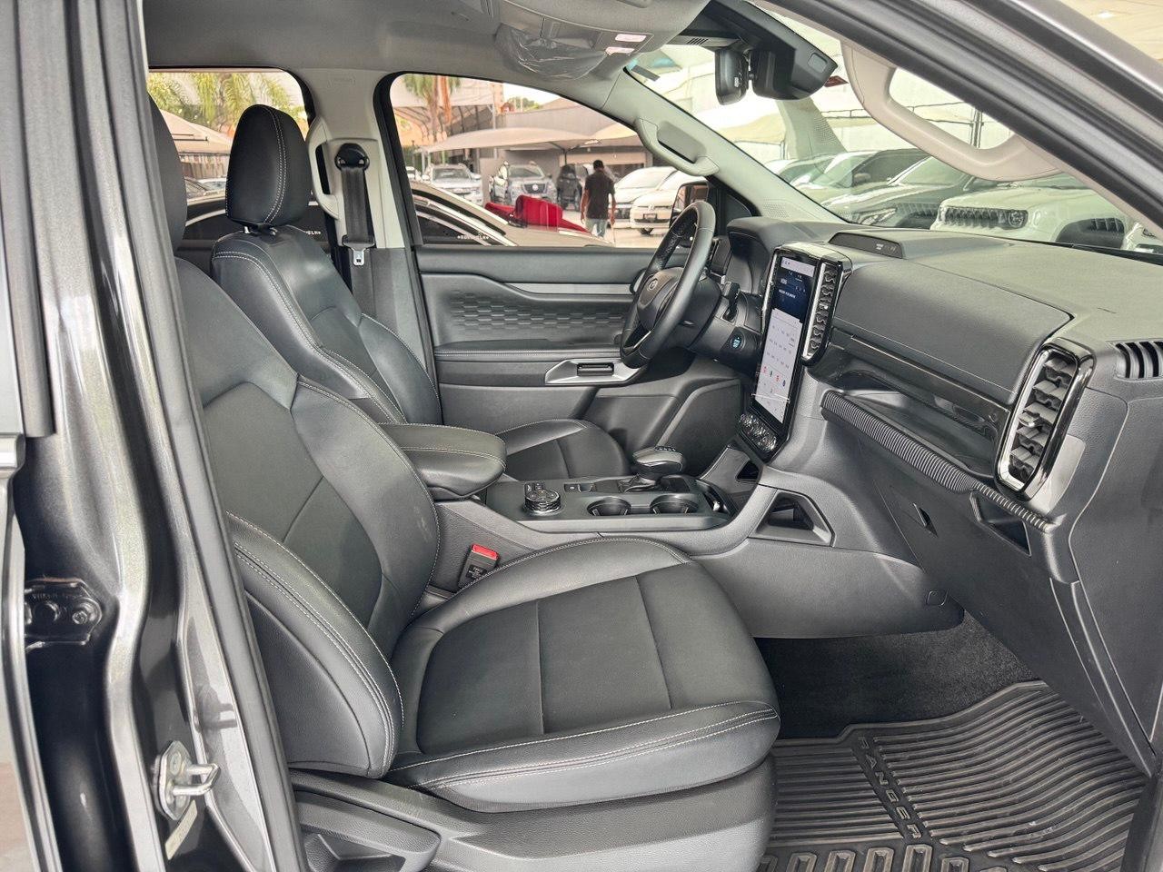 FORD Ranger 3.0 V6 4X4 LIMITED PLUS TURBO DIESEL CABINE DUPLA AUTOMÁTICO