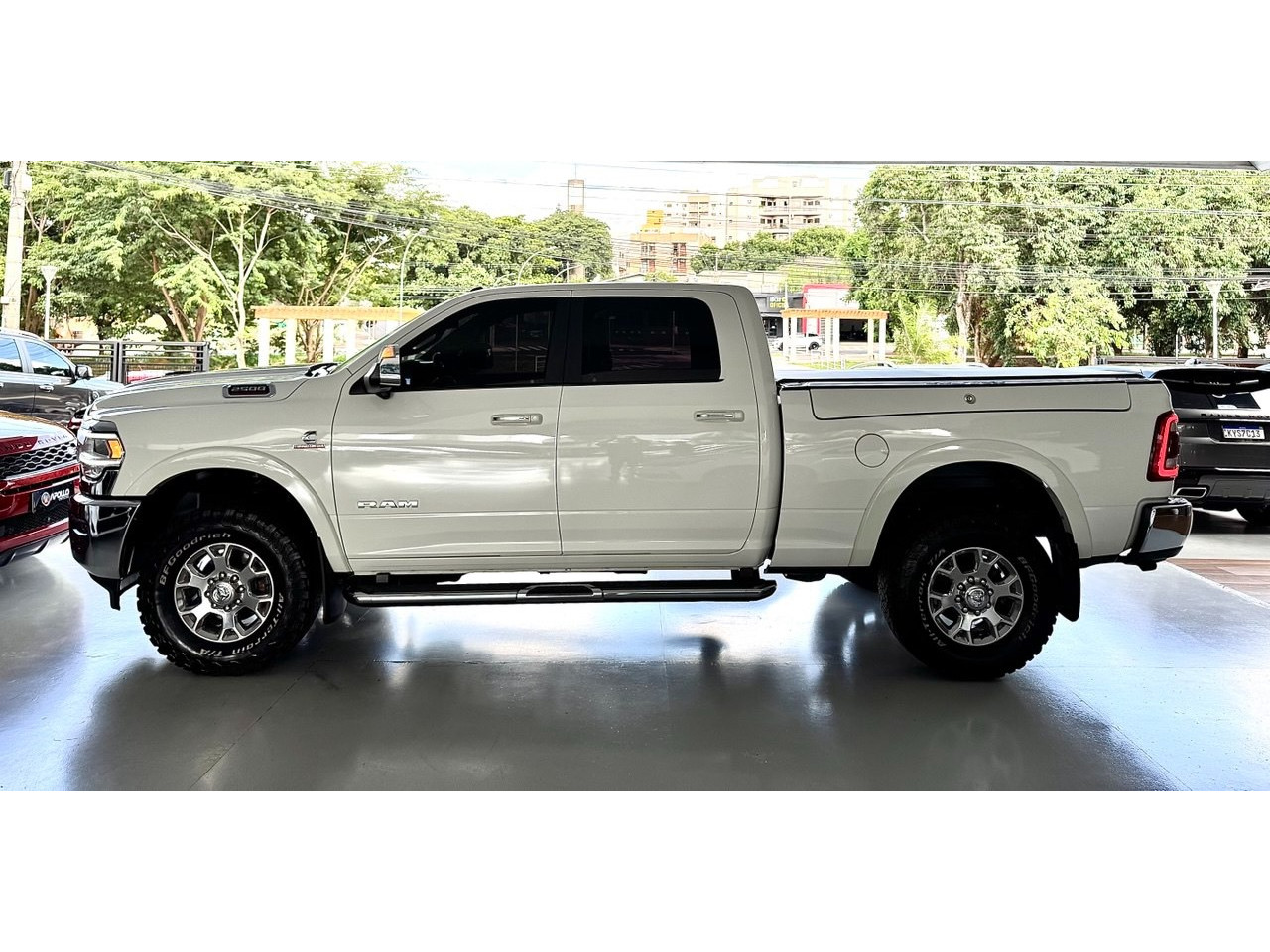2500 6.7 I6 24V SLT CABINE DUPLA TURBO DIESEL LARAMIE 4X4 AUTOMÁTICO