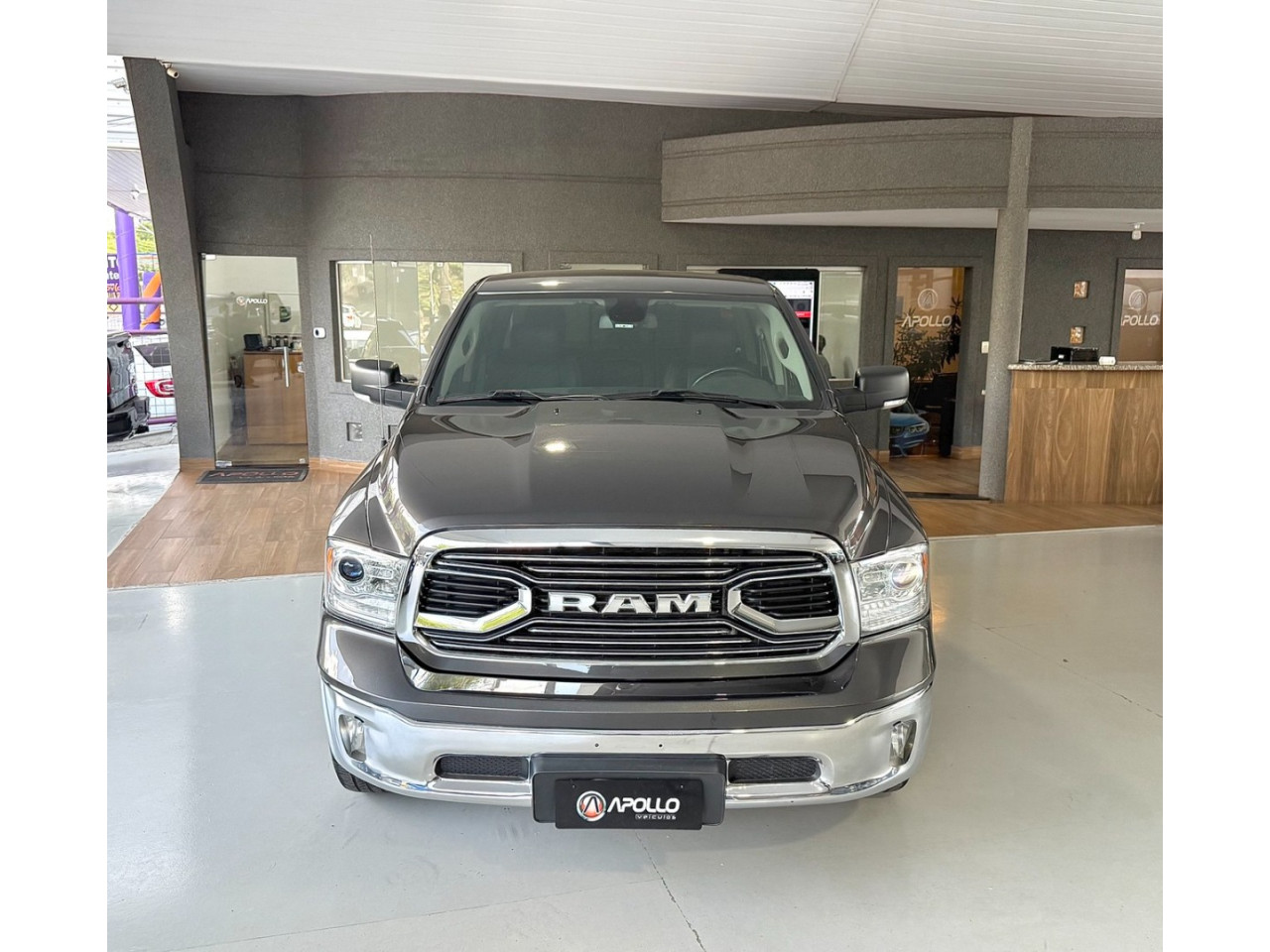RAM Classic 5.7 V8 32V 4P HEMI LARAMIE AUTOMÁTICO