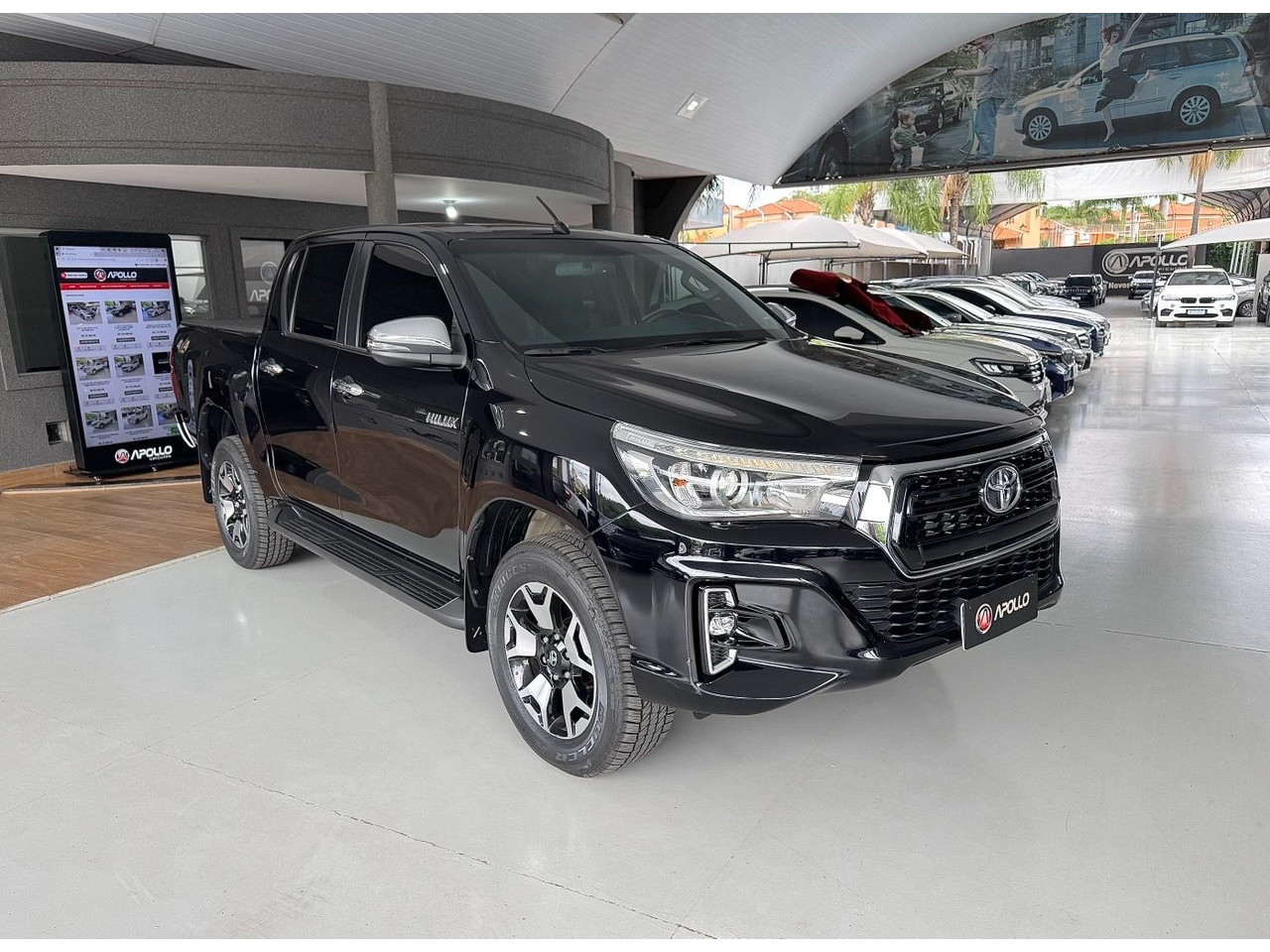 TOYOTA Hilux Caminhonete 2.8 16V SRX 4X4 TURBO DIESEL CABINE DUPLA AUTOMÁTICO