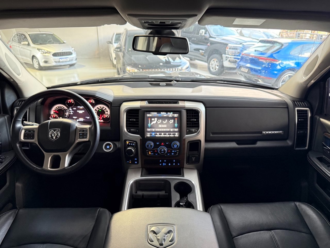 RAM Classic 5.7 V8 32V 4P HEMI LARAMIE AUTOMÁTICO