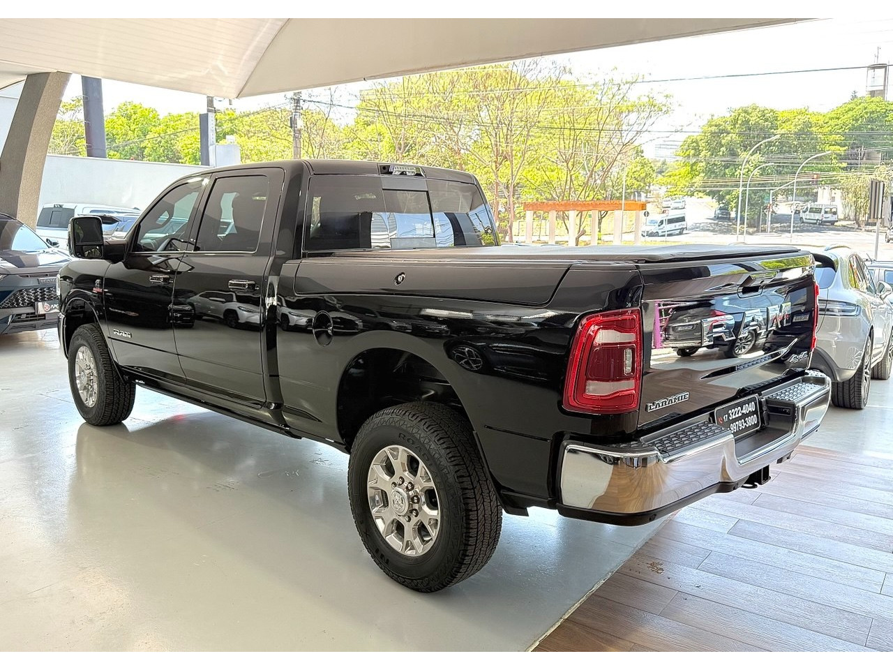 RAM 2500 6.7 I6 24V SLT CABINE DUPLA TURBO DIESEL LARAMIE 4X4 AUTOMÁTICO