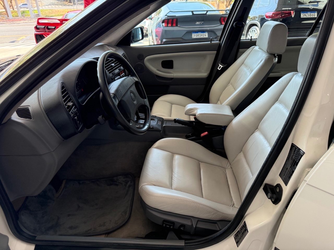 325I 2.5 24V 4P AUTOMÁTICO