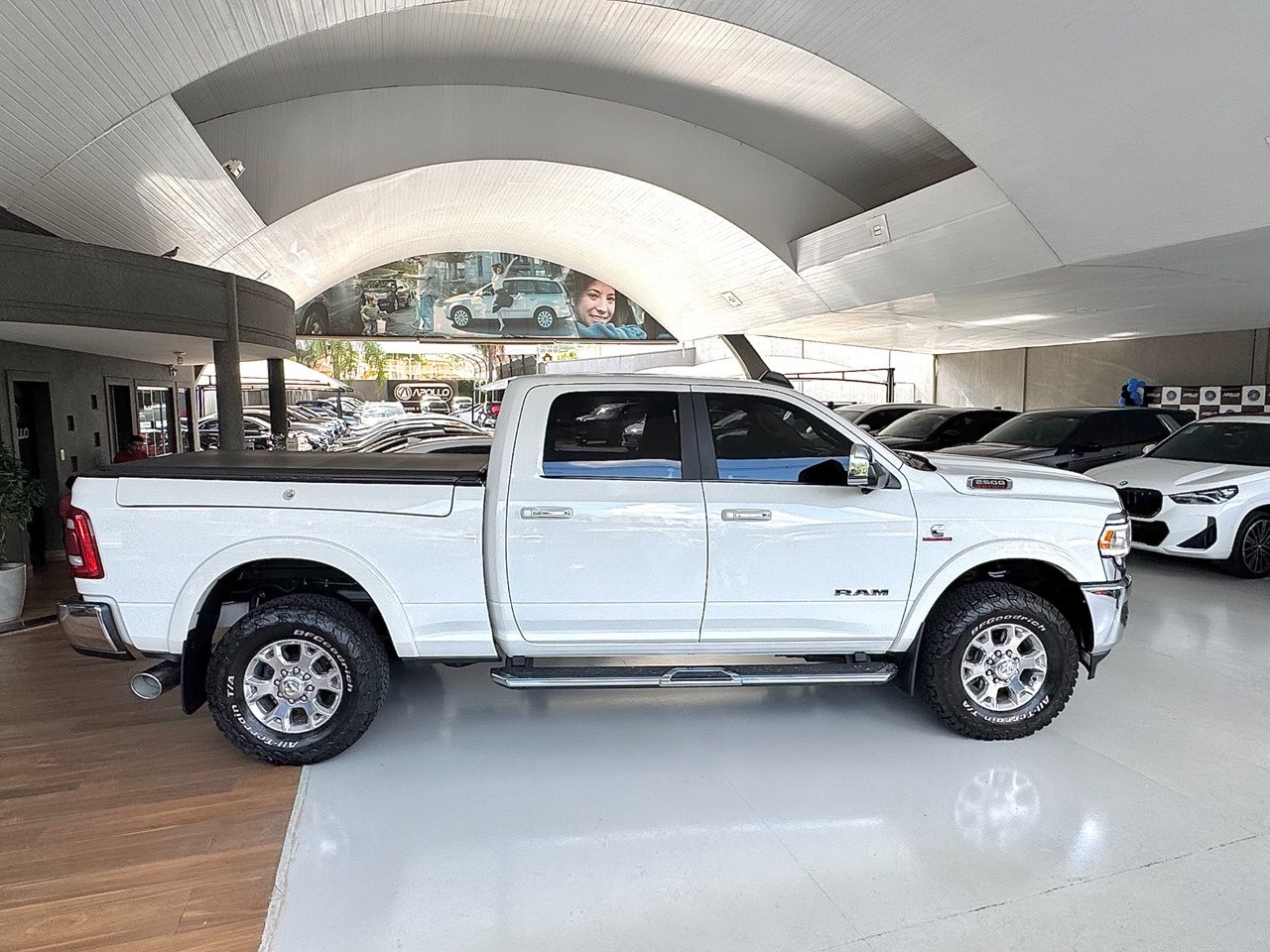2500 6.7 I6 24V SLT CABINE DUPLA TURBO DIESEL LARAMIE 4X4 AUTOMÁTICO
