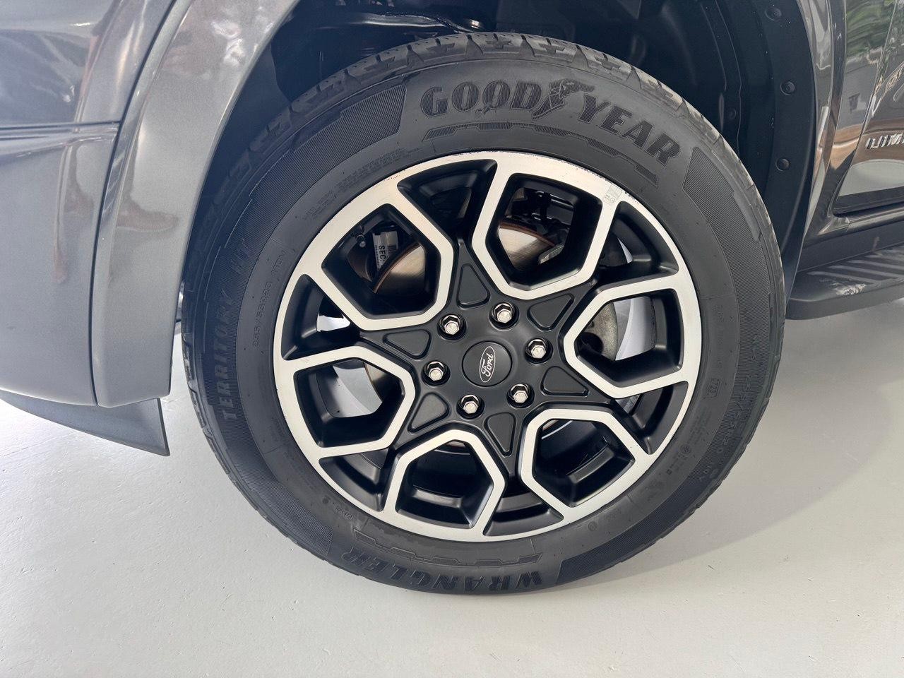 FORD Ranger 3.0 V6 4X4 LIMITED PLUS TURBO DIESEL CABINE DUPLA AUTOMÁTICO