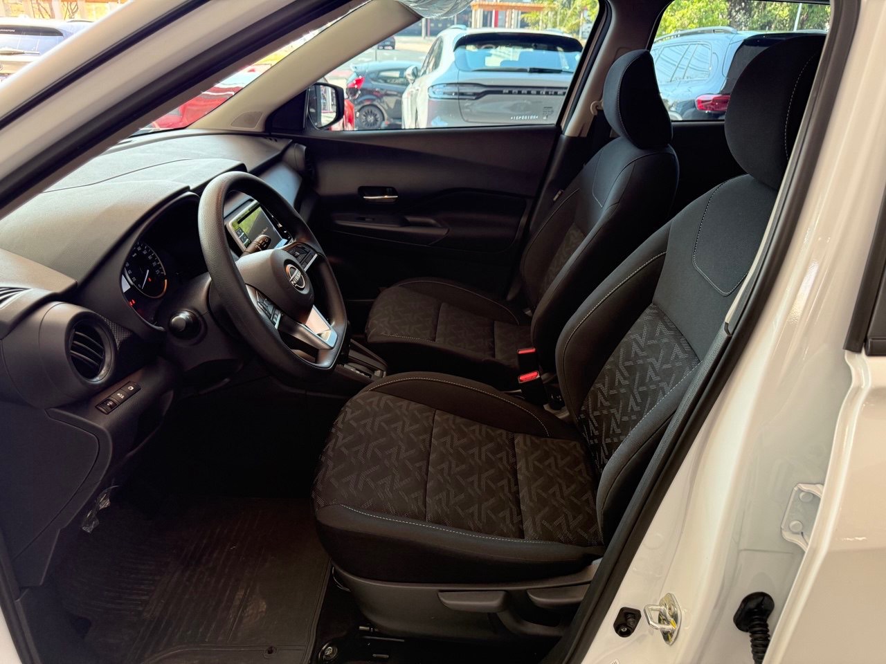 Kicks 1.6 16V 4P FLEXSTART SENSE XTRONIC AUTOMÁTICO CVT
