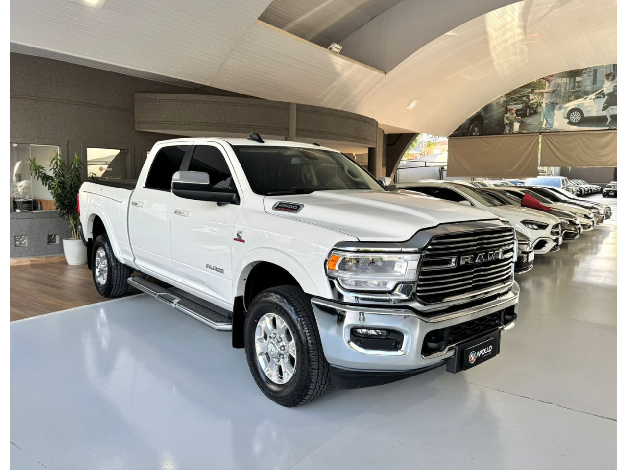 RAM 2500 6.7 I6 24V SLT CABINE DUPLA TURBO DIESEL LARAMIE 4X4 AUTOMÁTICO