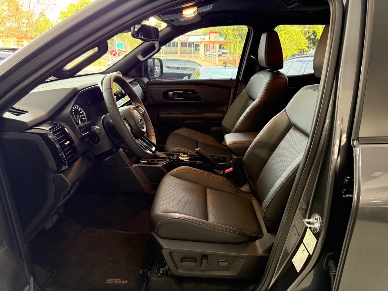 Triton 2.4 KATANA SR80 HPE BITURBO DIESEL CABINE DUPLA 4X4 AUTOMÁTICO