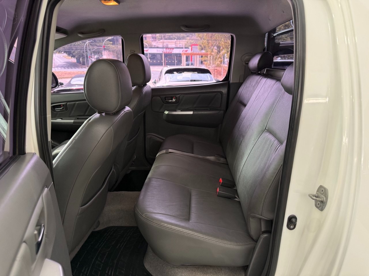 TOYOTA Hilux Caminhonete 2.7 16V 4P SRV FLEX 4X4  CABINE DUPLA AUTOMÁTICO