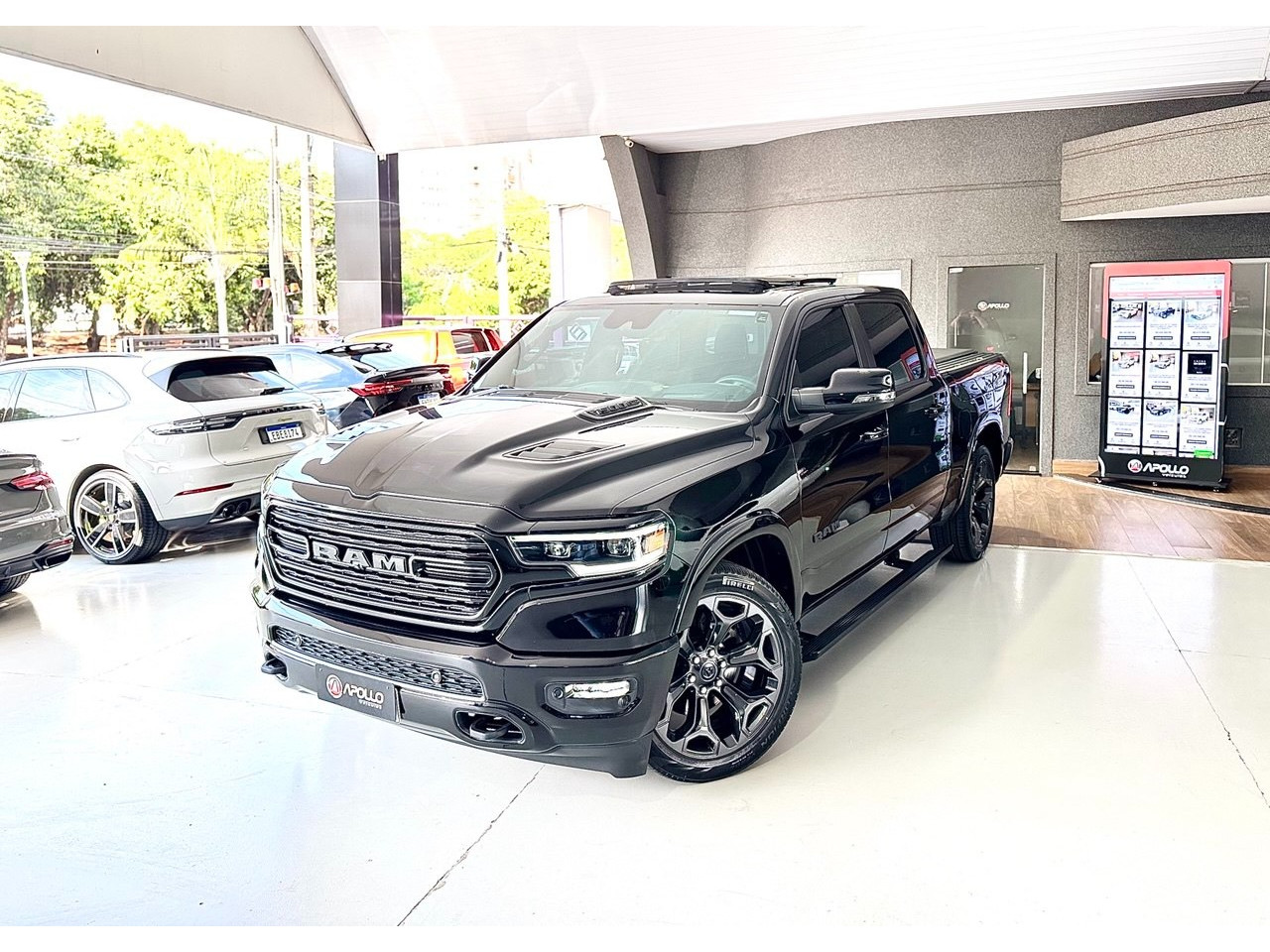 1500 5.7 V8 LIMITED NIGHT EDITION CABINE DUPLA 4X4 AUTOMÁTICO