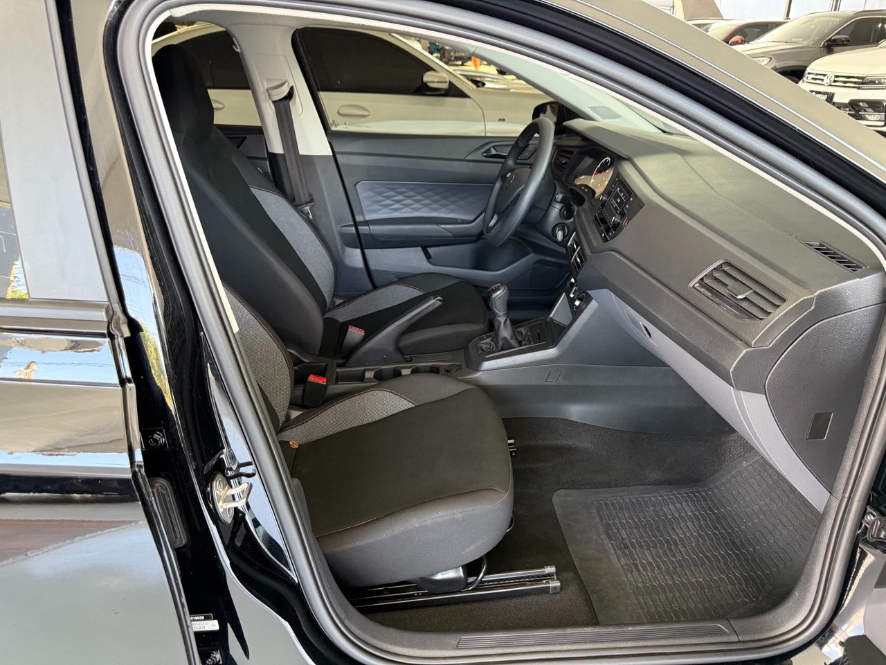 VOLKSWAGEN Polo Hatch 1.0 4P MPI TRACK