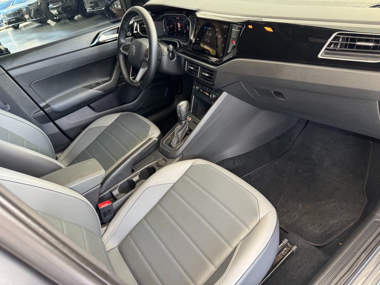 VOLKSWAGEN Nivus 1.0 4P FLEX 200 TSI HIGHLINE TURBO AUTOMÁTICO