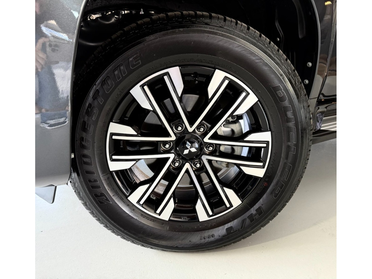Pajero Sport 2.4 16V 4P HPE-S AWD TURBO DIESEL AUTOMÁTICO