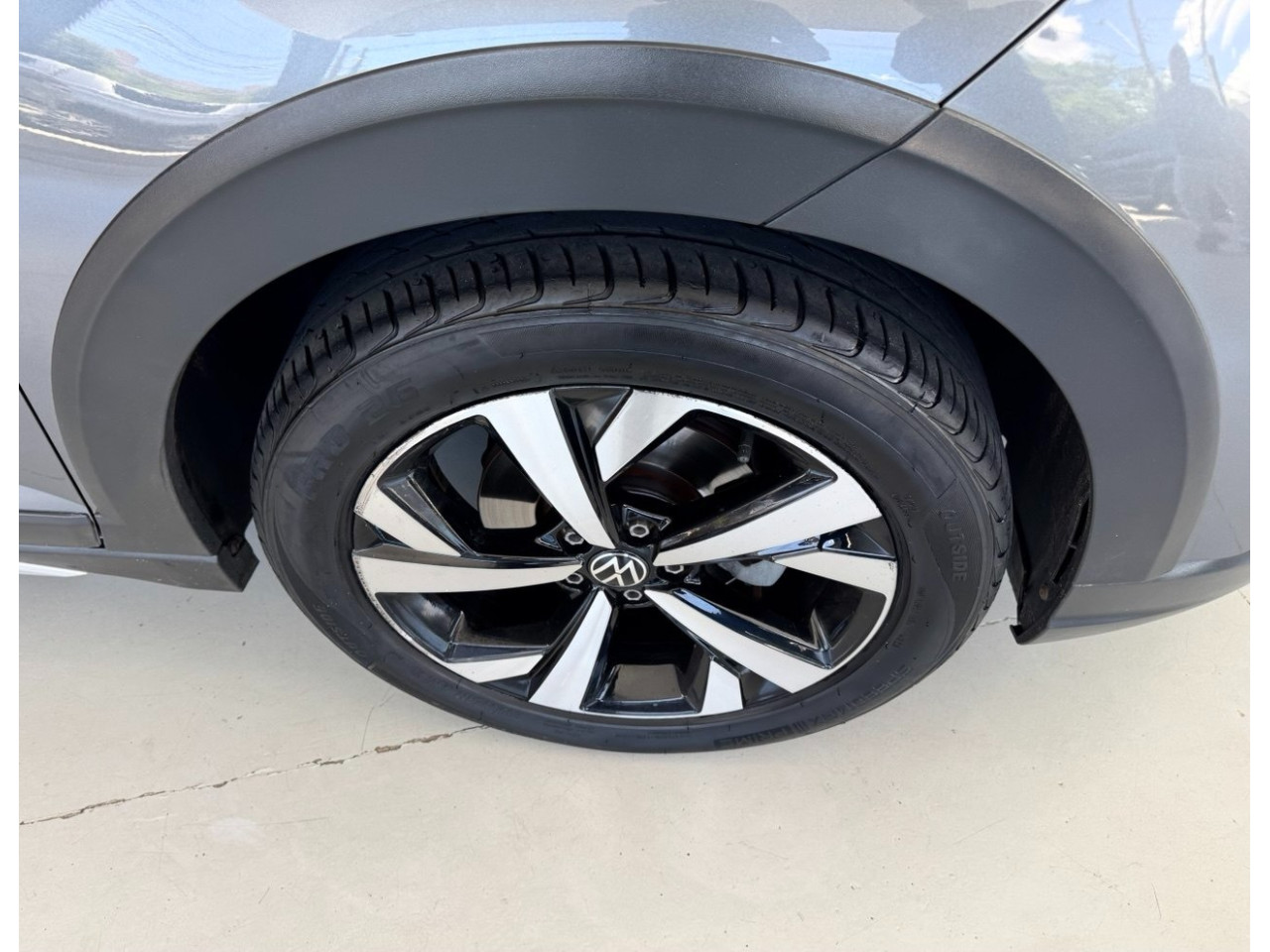 VOLKSWAGEN Nivus 1.0 4P FLEX 200 TSI HIGHLINE TURBO AUTOMÁTICO