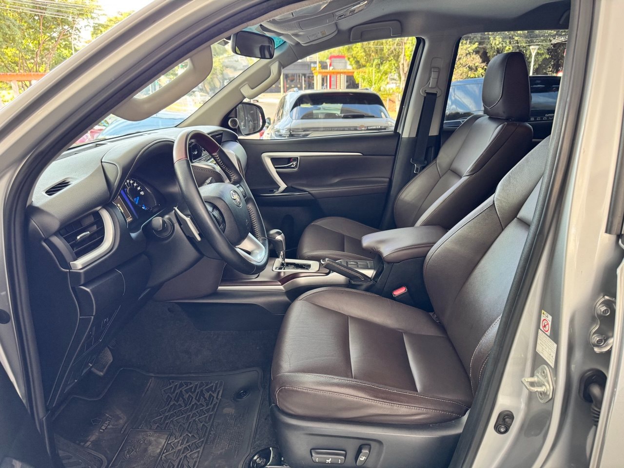 Hilux SW4 2.7 16V 4P FLEX SRV 7 LUGARES AUTOMÁTICO