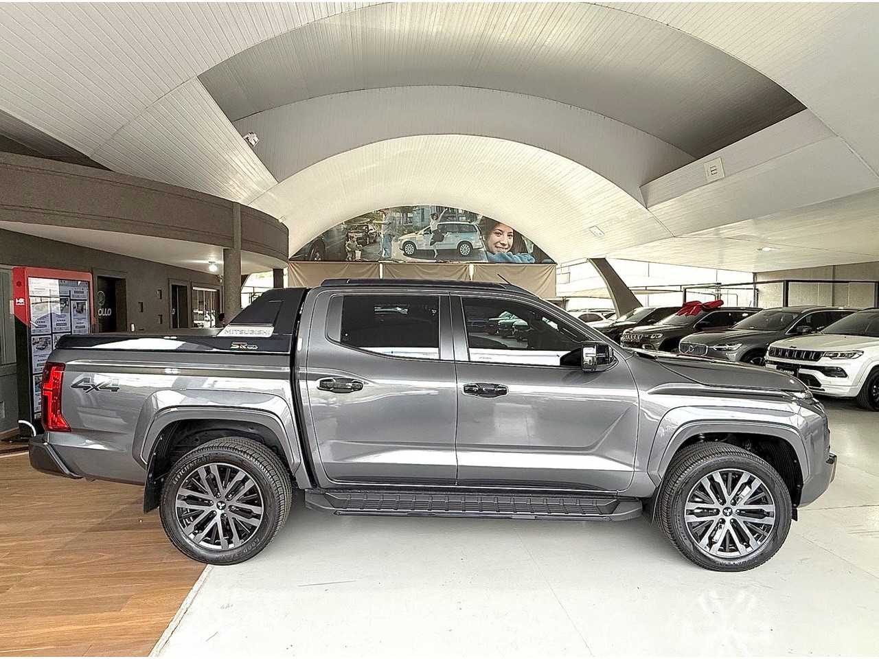 Triton 2.4 KATANA SR80 HPE BITURBO DIESEL CABINE DUPLA 4X4 AUTOMÁTICO