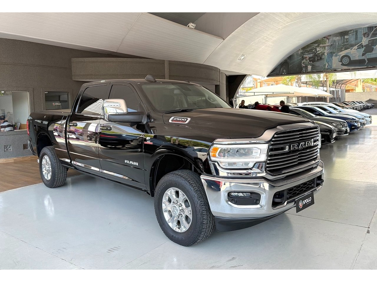 RAM 2500 6.7 I6 24V SLT CABINE DUPLA TURBO DIESEL LARAMIE 4X4 AUTOMÁTICO