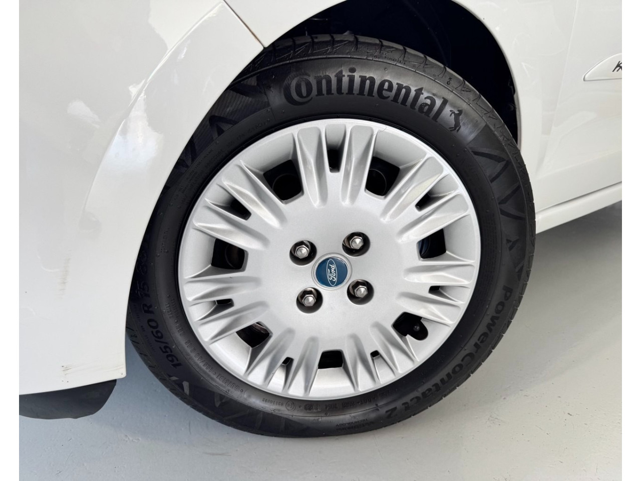Ka + Sedan 1.5 12V 4P TI-VCT SE FLEX