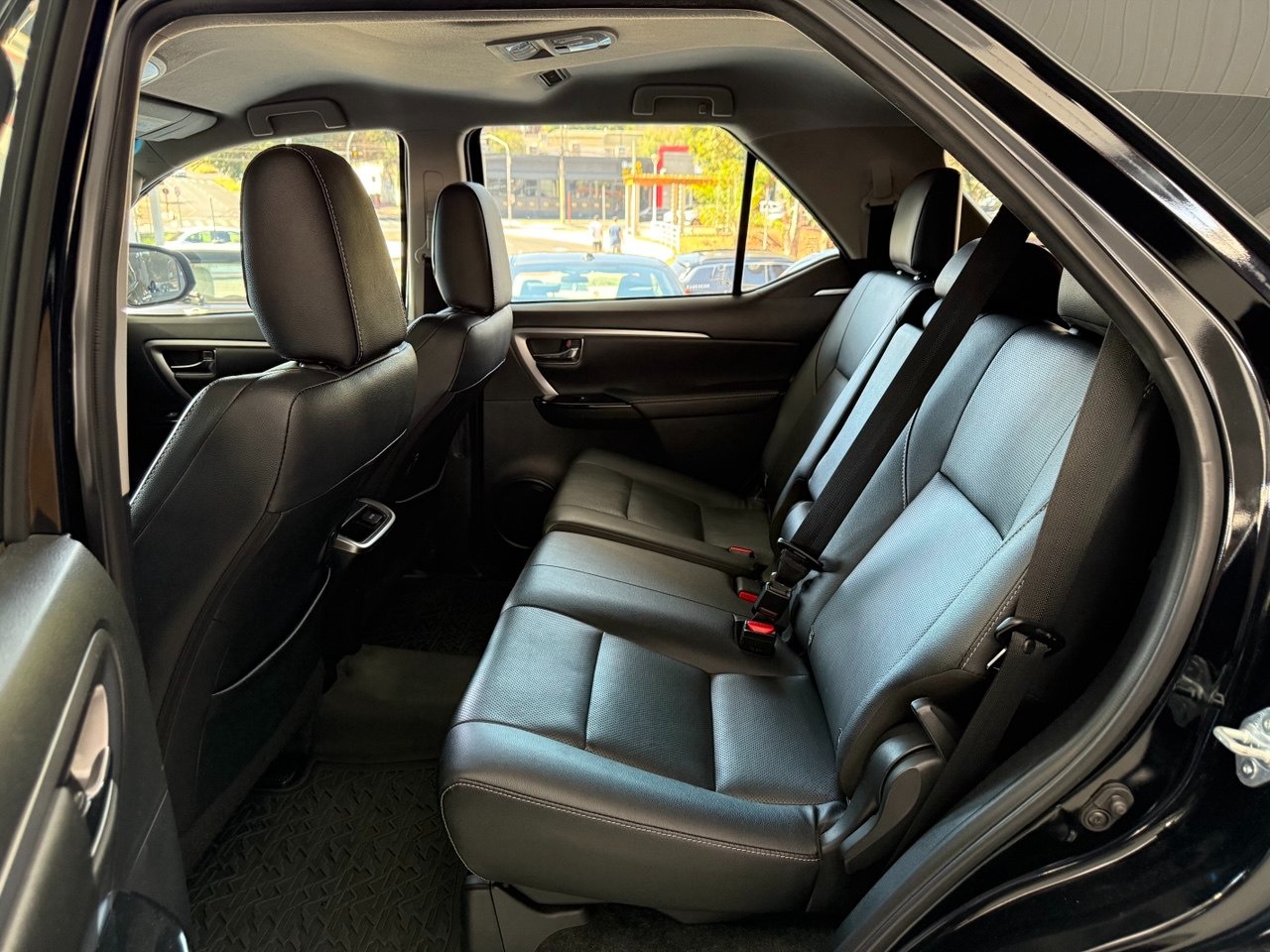 Hilux SW4 2.8 16V 4P SRX 4X4 7 LUGARES TURBO DIESEL AUTOMÁTICO