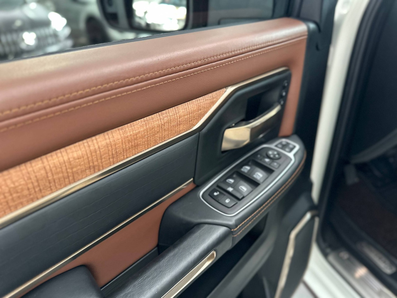 RAM 3500 6.7 I6 LIMITED LONG HORN CABINE DUPLA 4X4 TURBO DIESEL AUTOMÁTICO