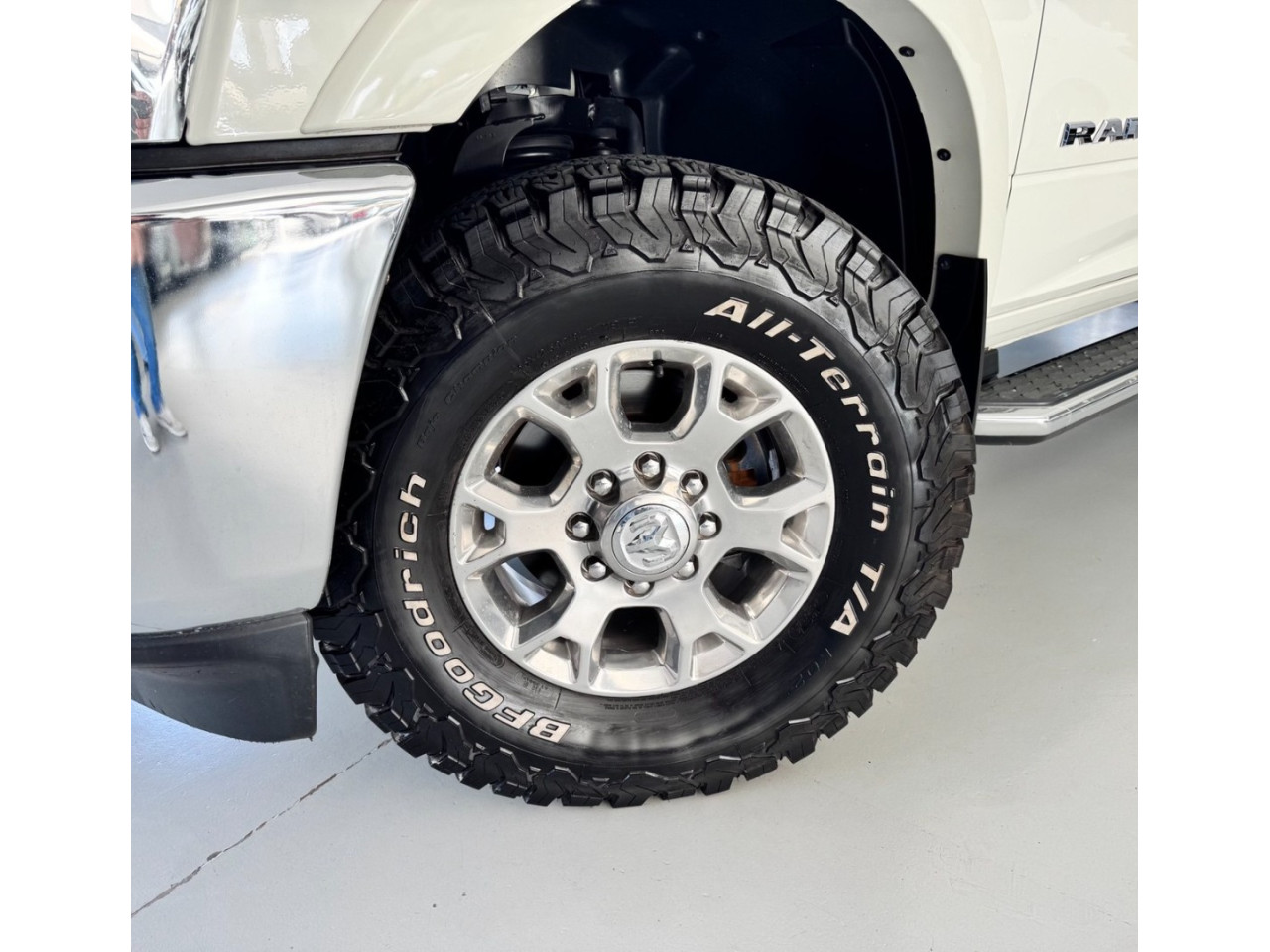 2500 6.7 I6 24V SLT CABINE DUPLA TURBO DIESEL LARAMIE 4X4 AUTOMÁTICO