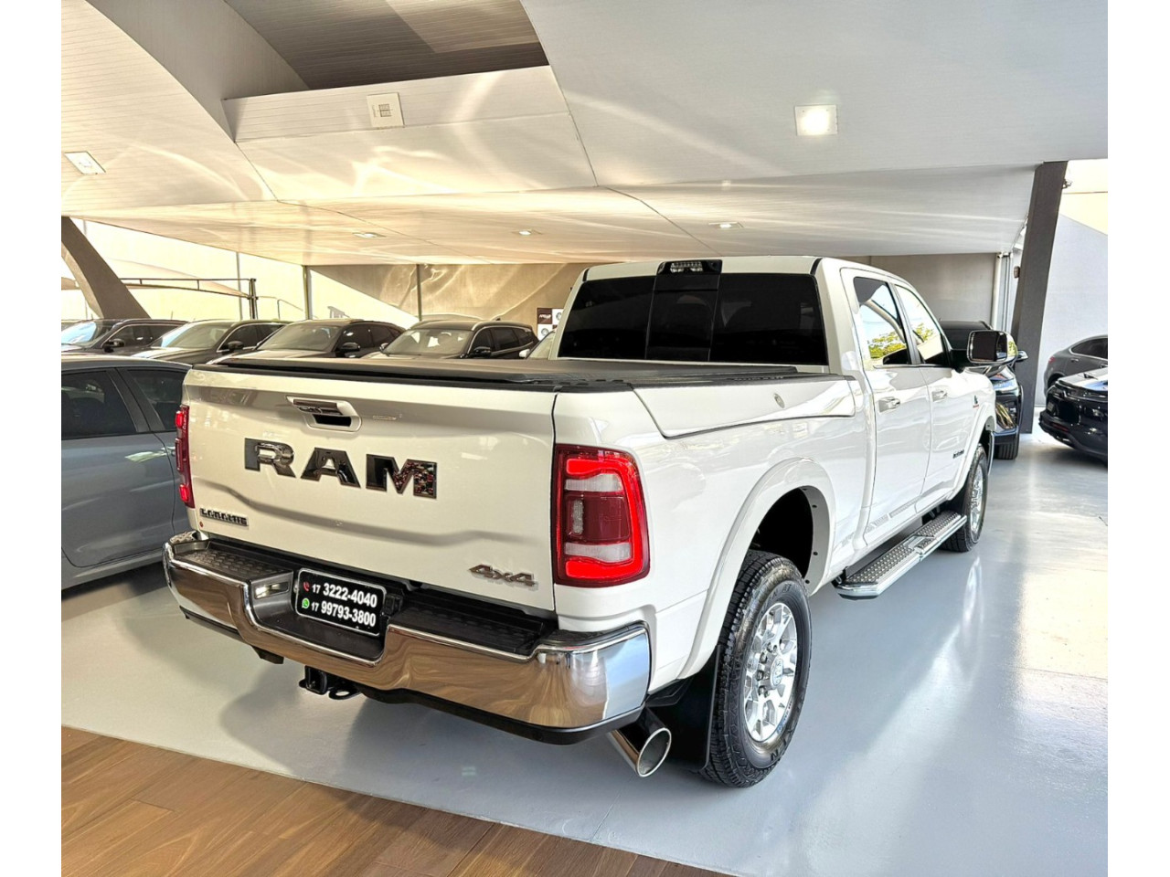 RAM 2500 6.7 I6 24V SLT CABINE DUPLA TURBO DIESEL LARAMIE 4X4 AUTOMÁTICO