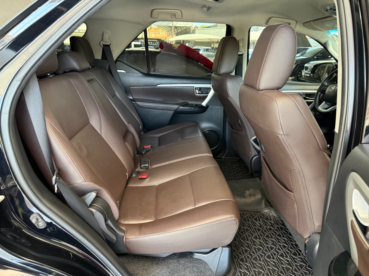 TOYOTA Hilux SW4 2.8 16V 4P SRX 4X4 7 LUGARES TURBO DIESEL AUTOMÁTICO