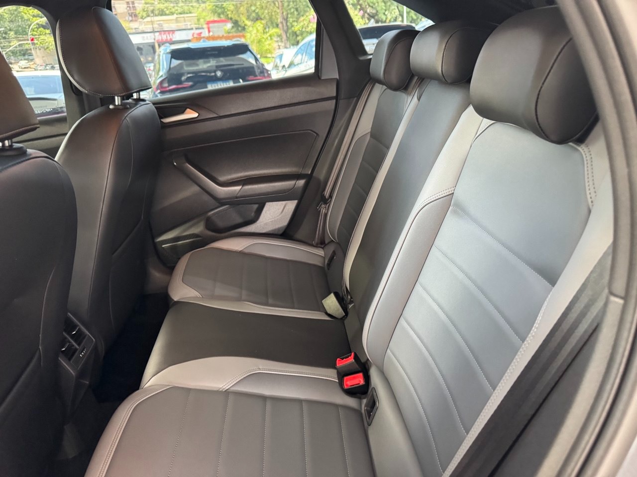 VOLKSWAGEN Nivus 1.0 4P FLEX 200 TSI HIGHLINE TURBO AUTOMÁTICO