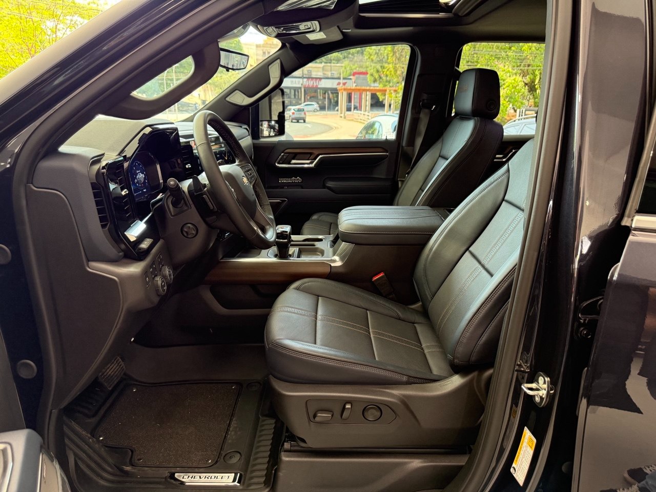 CHEVROLET Silverado 5.3 V8 1500 HIGH COUNTRY CABINE DUPLA 4X4 AUTOMÁTICO