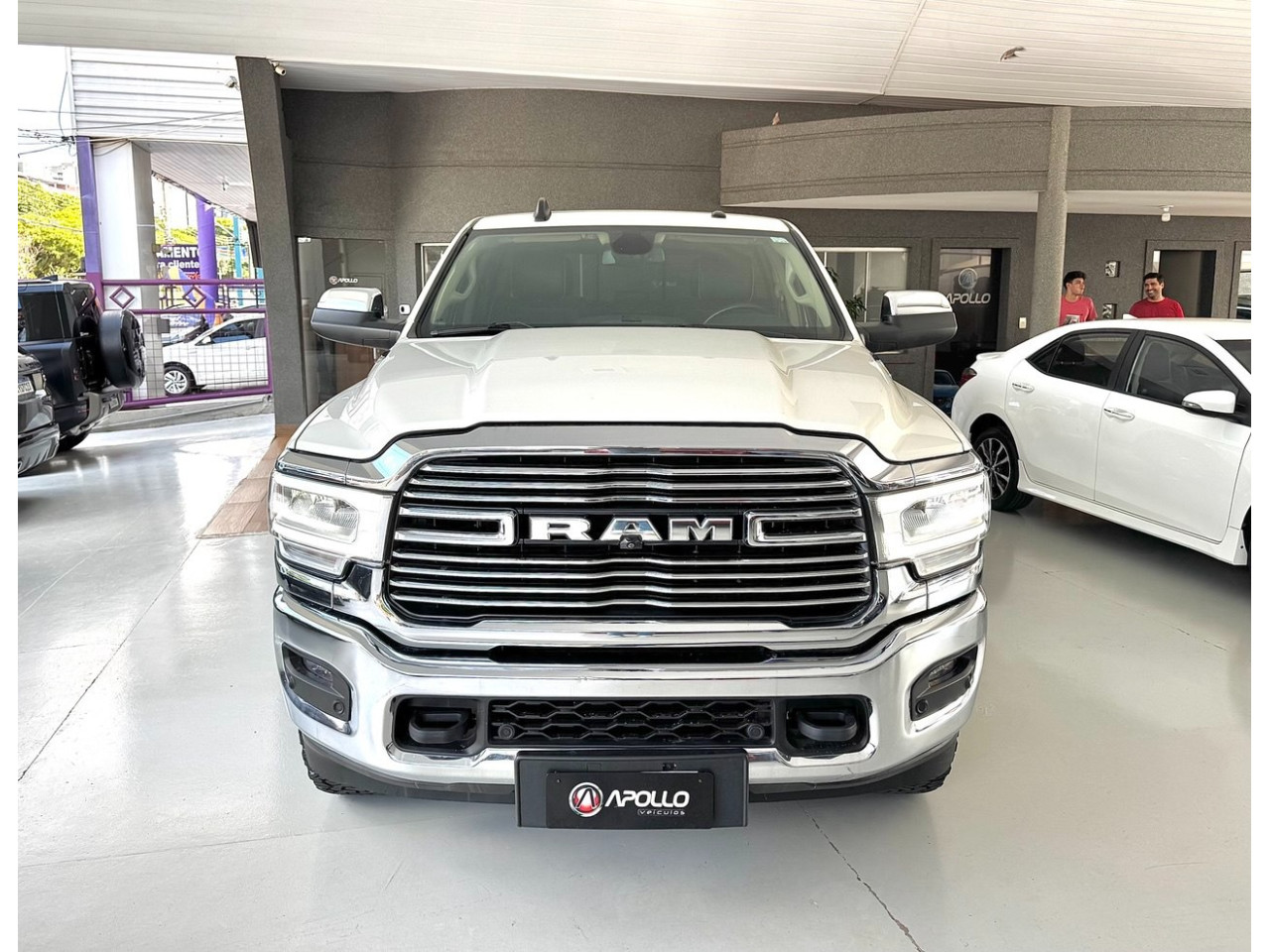 2500 6.7 I6 24V SLT CABINE DUPLA TURBO DIESEL LARAMIE 4X4 AUTOMÁTICO