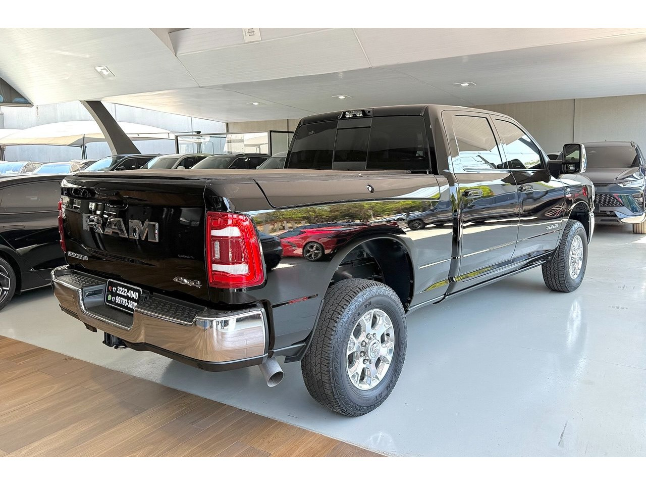 RAM 2500 6.7 I6 24V SLT CABINE DUPLA TURBO DIESEL LARAMIE 4X4 AUTOMÁTICO