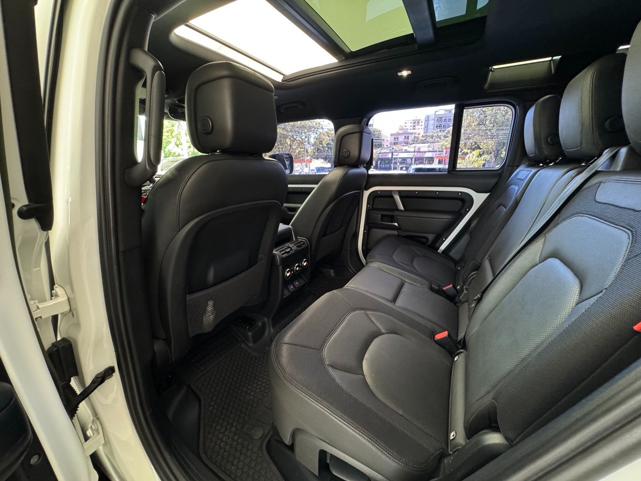 LAND ROVER Defender 110 3.0 24V 4P D300 TURBO DIESEL MHEV X-DYNAMIC S AWD AUTOMÁTICO