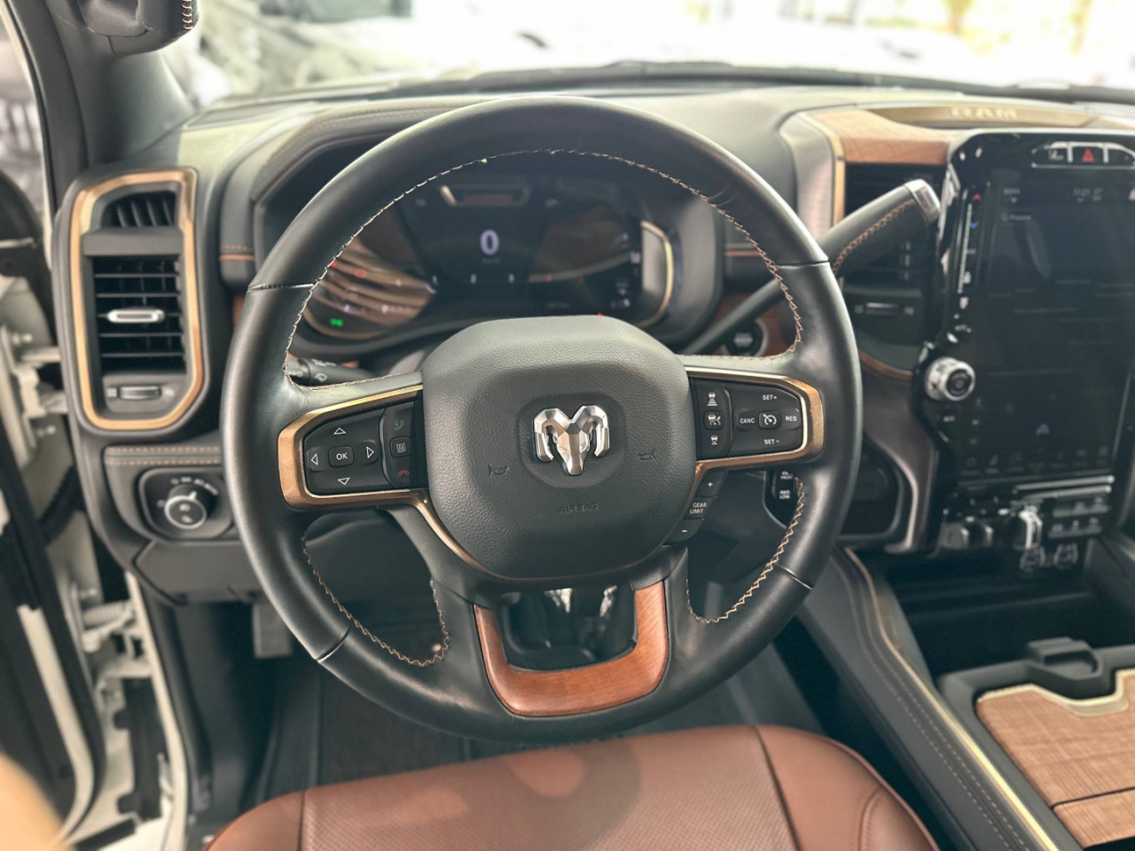 RAM 3500 6.7 I6 LIMITED LONG HORN CABINE DUPLA 4X4 TURBO DIESEL AUTOMÁTICO